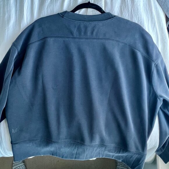 EUC Lululemon Perfectly Oversized Cropped Crew Softstreme size 6 - Picture 2 of 7